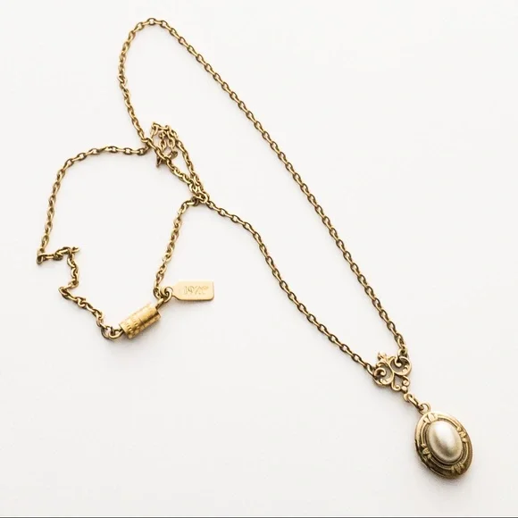 1928 Jewelry Vintage 928 Brand Faux Pearl Locket Pendant Chain